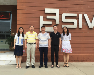 歡迎山東省人大常委、青島市政協(xié)副主席，青島科技大學(xué)副校長劉光燁蒞臨參觀